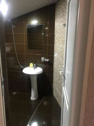 Гостевой дом Panorama Кутаиси Двухместный номер Делюкс с 1 кроватью или 2 отдельными кроватями-7