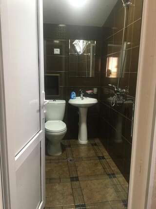 Гостевой дом Panorama Кутаиси Двухместный номер с 1 кроватью и собственной ванной комнатой-8